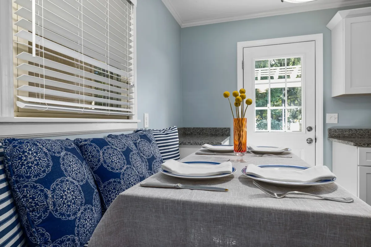 Standard horizontal blinds, measured and fitted: Fixr puts the average installed blind at about $151 per window and Angi's band is $55–$170 — the per-window figure every whole-house total on this page is built from